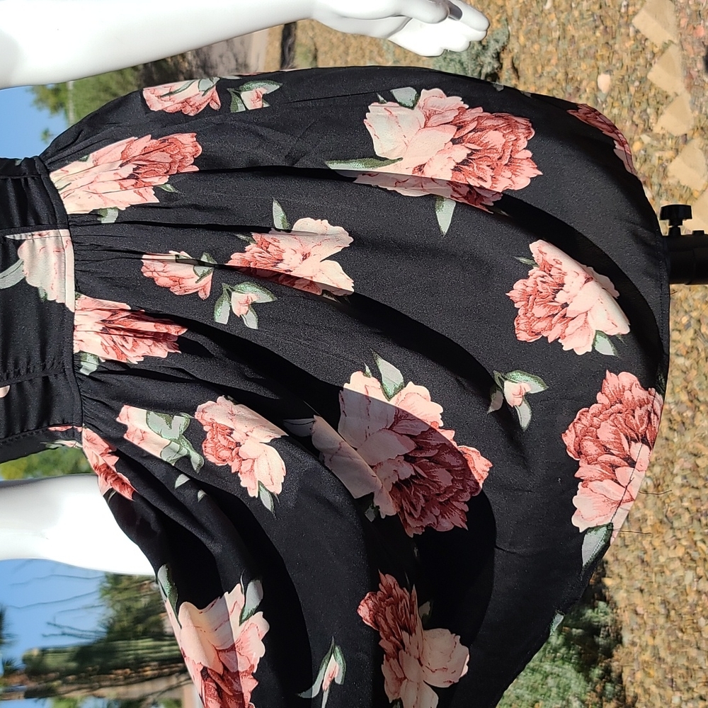 BAND OF GYPSIES Smocked Mini Dress XS Black Floral Skater Peplum Corset Sara - Picture 10 of 16